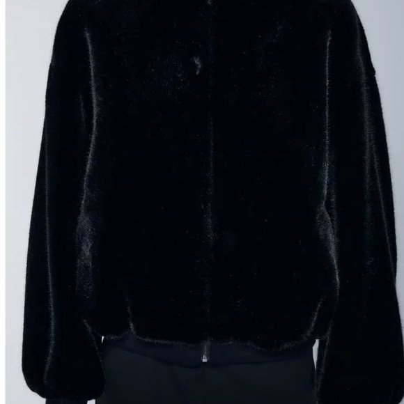 Zara NWT Faux Fur Bomber Jacket - Size S (New With Tags) - Picture 4 of 5